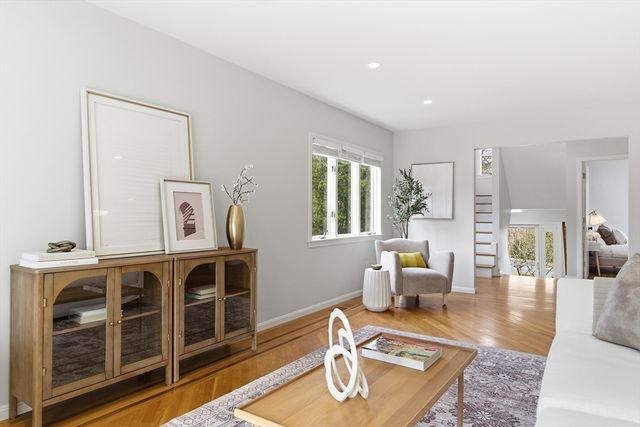 15 Edward Drive 15, Winchester, MA 01890