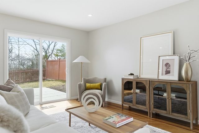 15 Edward Drive 15, Winchester, MA 01890