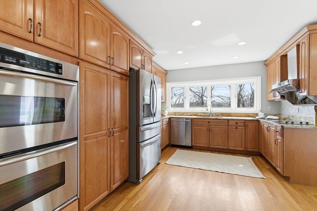 15 Edward Drive 15, Winchester, MA 01890