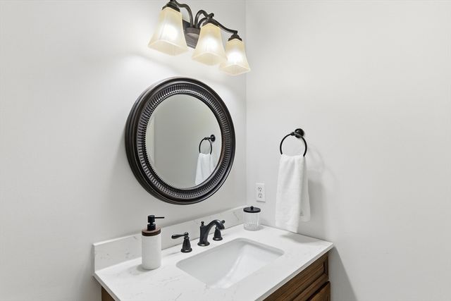 15 Edward Drive 15, Winchester, MA 01890