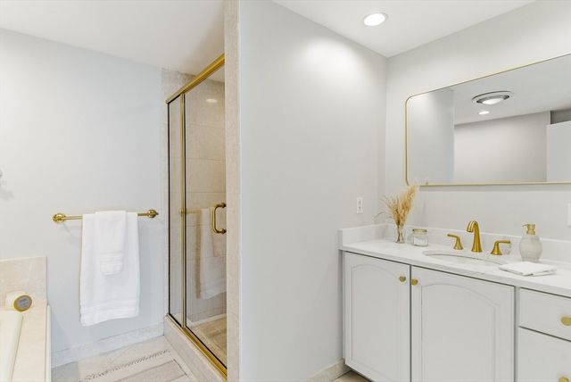 15 Edward Drive 15, Winchester, MA 01890