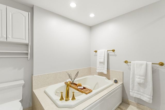 15 Edward Drive 15, Winchester, MA 01890