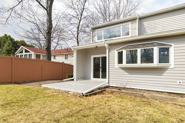 15 Edward Drive 15, Winchester, MA 01890