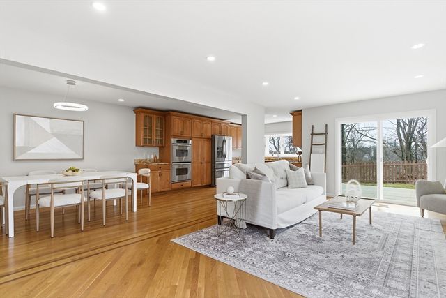 15 Edward Drive 15, Winchester, MA 01890