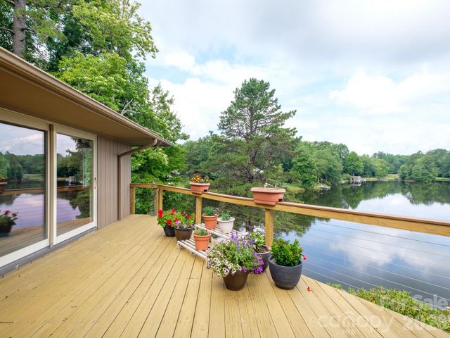20 Guwa Court, Brevard, NC 28712
