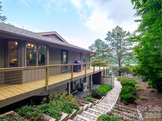 20 Guwa Court, Brevard, NC 28712