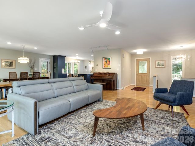 20 Guwa Court, Brevard, NC 28712