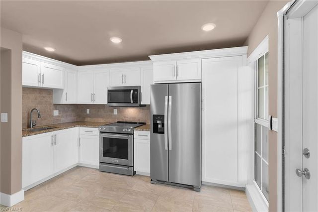 1215 Edington PL M3, Marco Island, FL 34145
