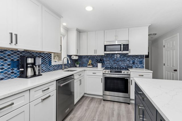 15 Rose Lane, Harwich, MA 02645