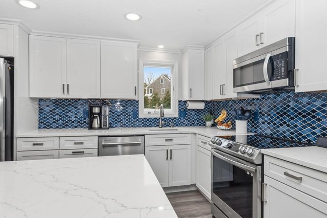 15 Rose Lane, Harwich, MA 02645