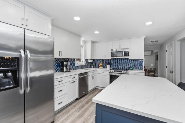 15 Rose Lane, Harwich, MA 02645