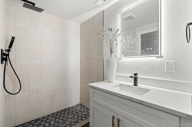 2655 Monaco Parkway, Denver, CO 80207