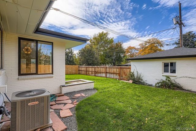 2655 Monaco Parkway, Denver, CO 80207