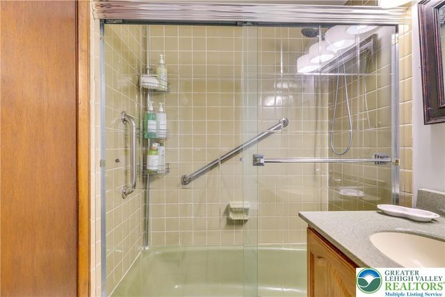 2158 Tuscarora Drive, Coolbaugh Twp, PA 18347