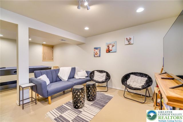 2158 Tuscarora Drive, Coolbaugh Twp, PA 18347