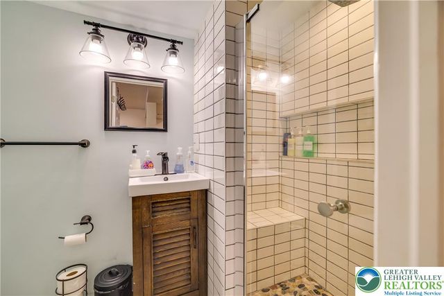 2158 Tuscarora Drive, Coolbaugh Twp, PA 18347