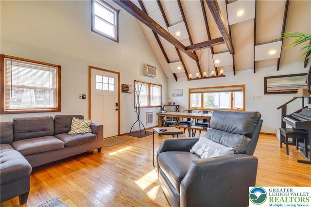 2158 Tuscarora Drive, Coolbaugh Twp, PA 18347