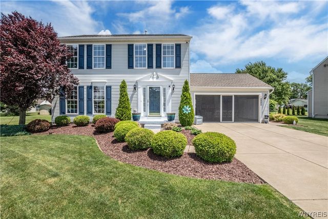 2445 King Fisher Lane, Wheatfield, NY 14304