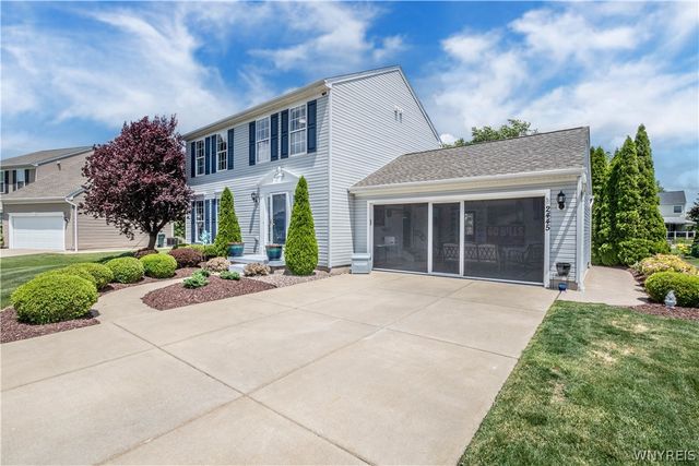 2445 King Fisher Lane, Wheatfield, NY 14304