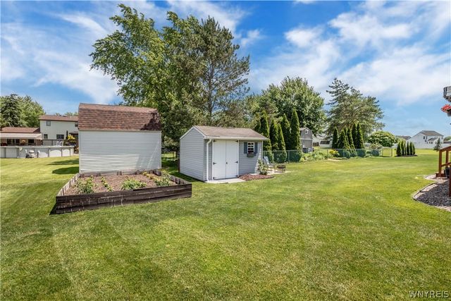 2445 King Fisher Lane, Wheatfield, NY 14304