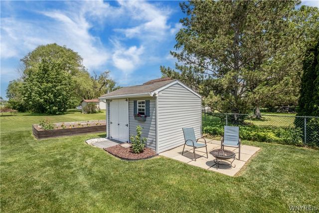 2445 King Fisher Lane, Wheatfield, NY 14304