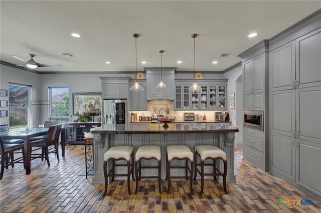 838 Lodge Creek Drive, New Braunfels, TX 78132