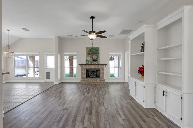 11906 Aerie Drive, Tomball, TX 77377