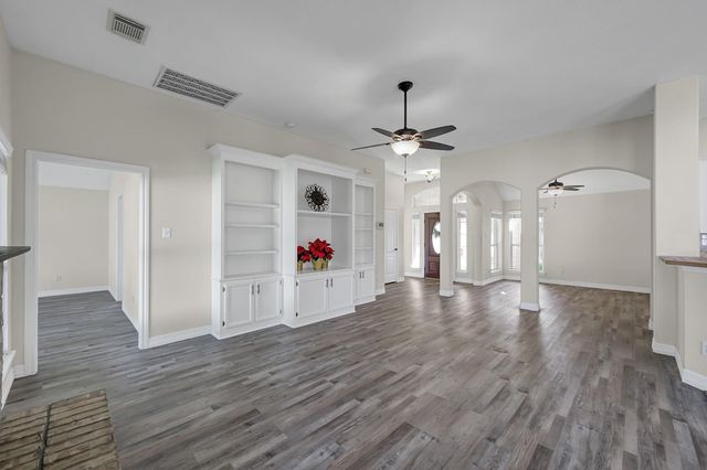 11906 Aerie Drive, Tomball, TX 77377