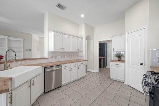 11906 Aerie Drive, Tomball, TX 77377