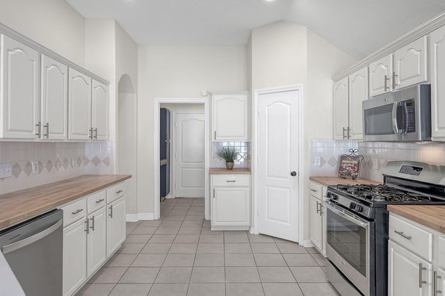 11906 Aerie Drive, Tomball, TX 77377