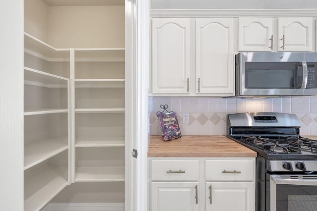 11906 Aerie Drive, Tomball, TX 77377