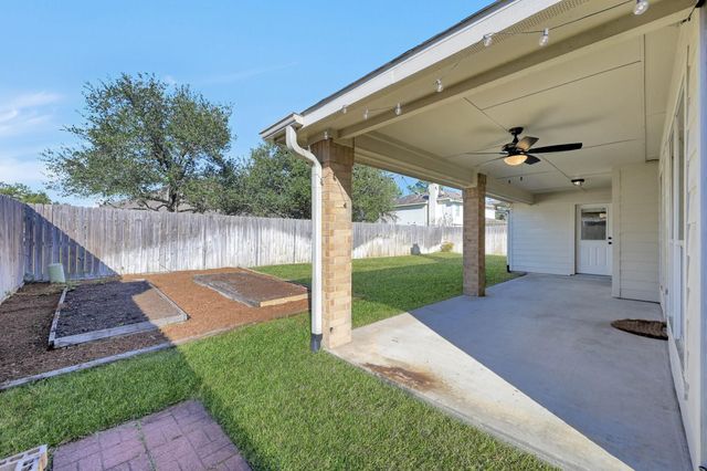 11906 Aerie Drive, Tomball, TX 77377
