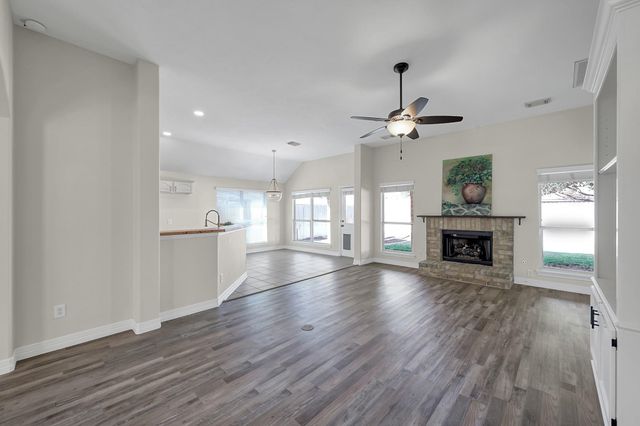 11906 Aerie Drive, Tomball, TX 77377