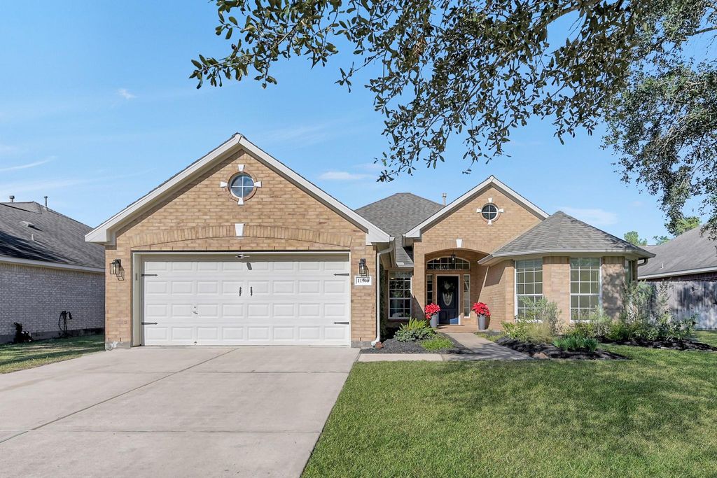 11906 Aerie Drive, Tomball, TX 77377