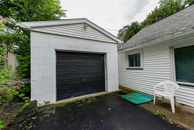 47 Chippendale Road, Greece, NY 14616