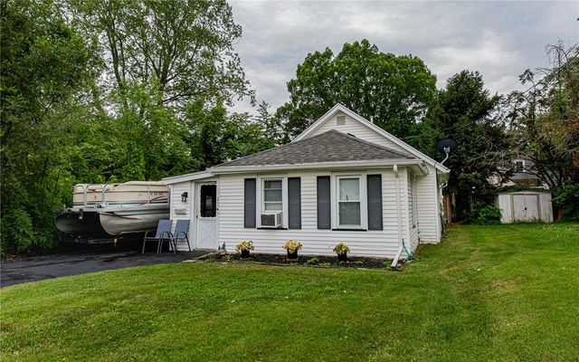 47 Chippendale Road, Greece, NY 14616