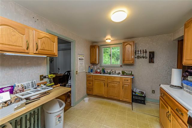 47 Chippendale Road, Greece, NY 14616