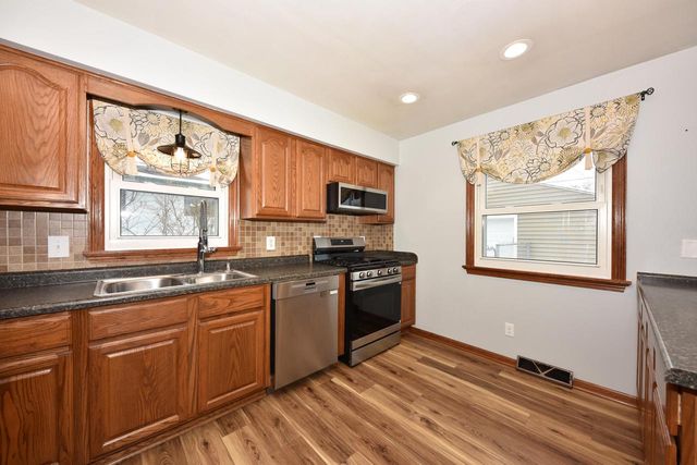 N84W18110 Menomonee AVENUE, Menomonee Falls, WI 53051