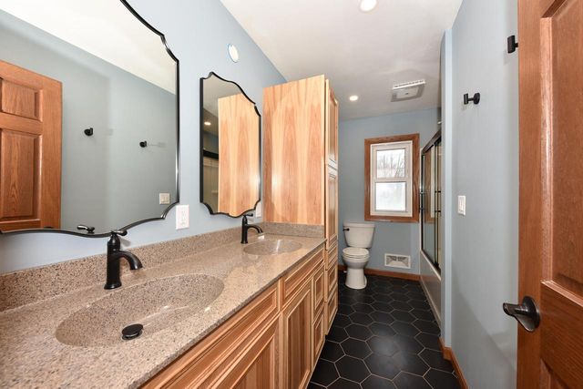 N84W18110 Menomonee AVENUE, Menomonee Falls, WI 53051