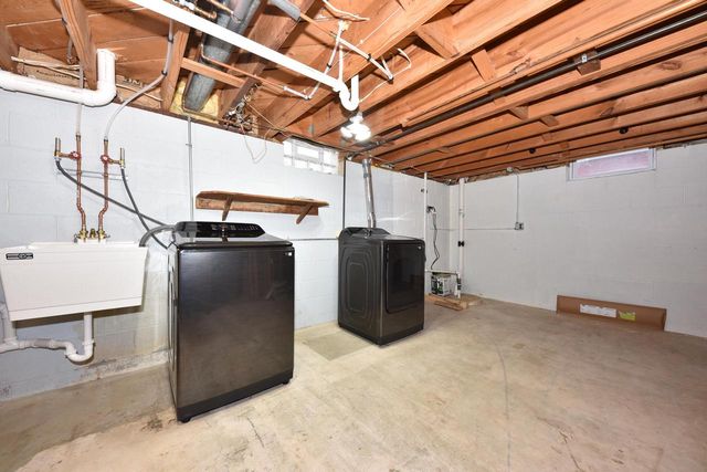 N84W18110 Menomonee AVENUE, Menomonee Falls, WI 53051