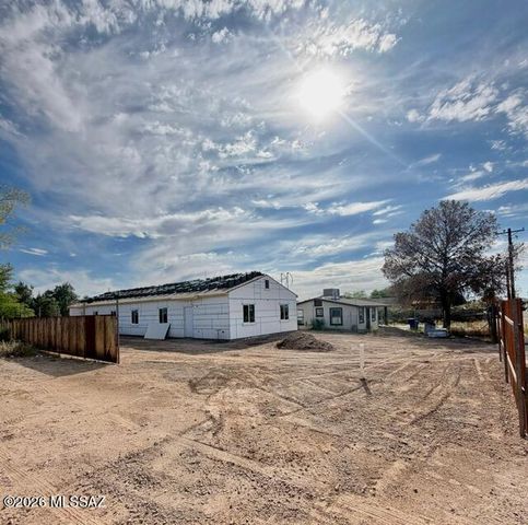 360 E Aircraft Road, Tucson, AZ 85706