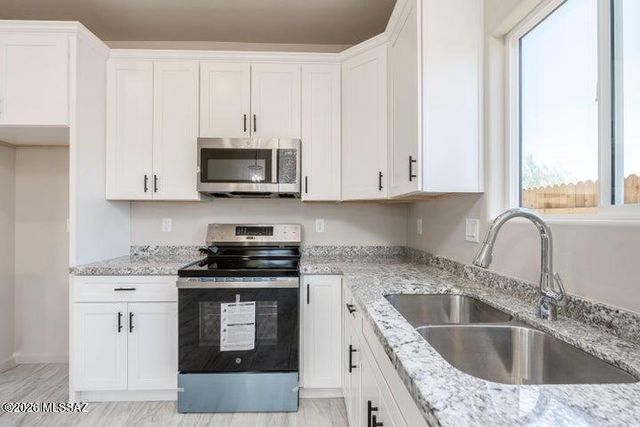 360 E Aircraft Road, Tucson, AZ 85706