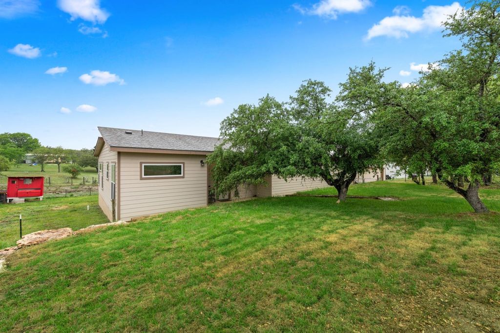 220 Creedmore DR, Liberty Hill, TX 78642