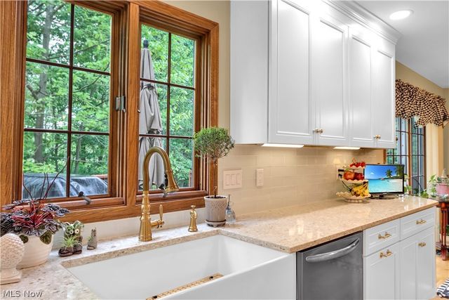 8015 Hansom Place, Mentor, OH 44060