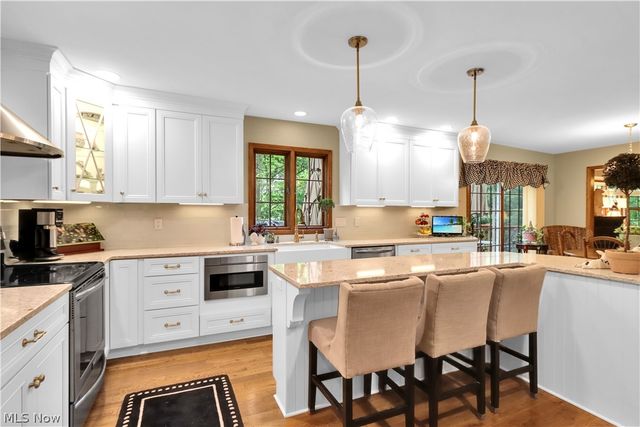 8015 Hansom Place, Mentor, OH 44060