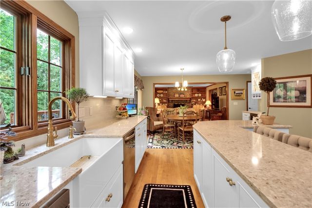 8015 Hansom Place, Mentor, OH 44060