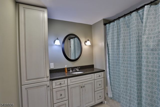 39 Upper Kingtown Rd, Franklin Twp., NJ 08867