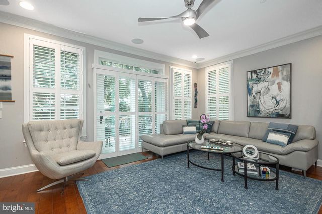 10 DUNHAM LN, Newtown, PA 18940