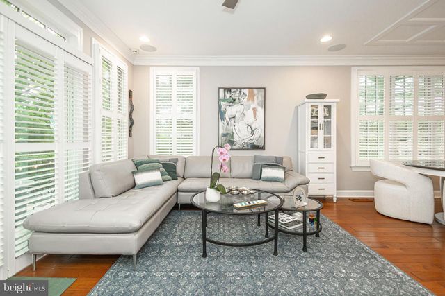 10 DUNHAM LN, Newtown, PA 18940