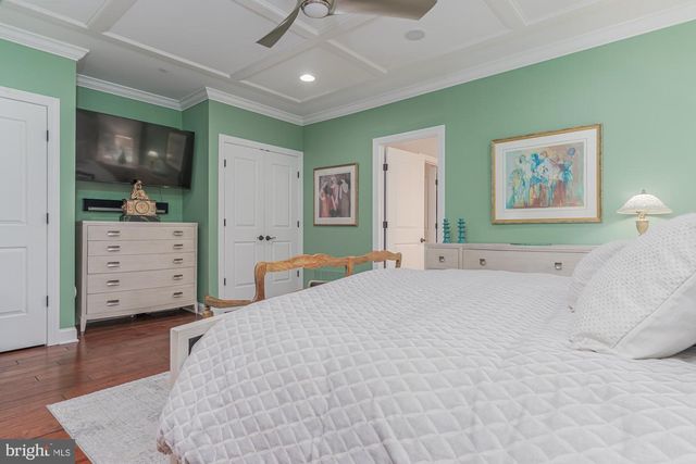 10 DUNHAM LN, Newtown, PA 18940